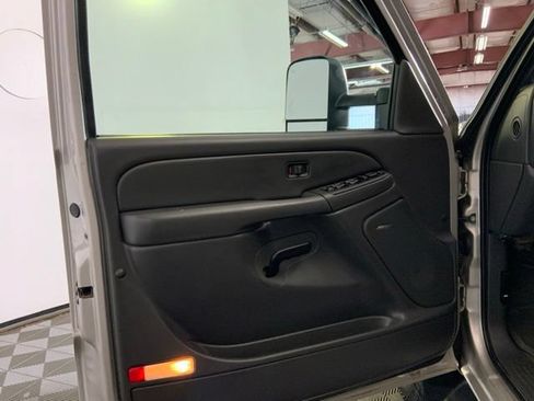 Used 2007 GMC Sierra 2500 SLE w/ Heavy-Duty Power Package AWD/4WD image 13
