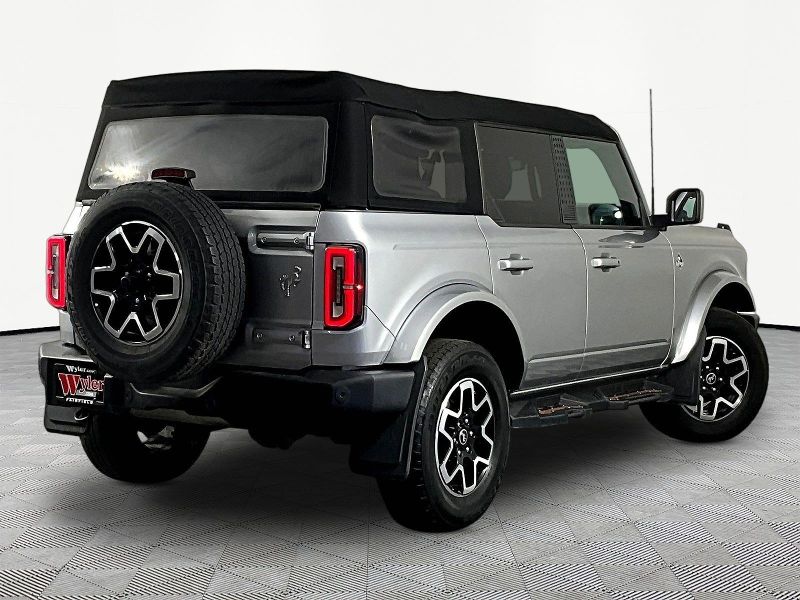 Used 2023 Ford Bronco Outer Banks AWD/4WD image 6