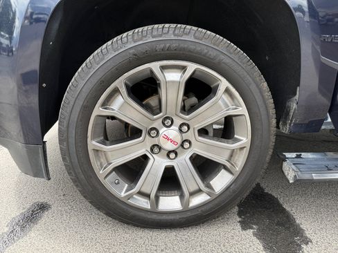 Used 2019 GMC Yukon XL Denali w/ Open Road Package AWD/4WD image 26
