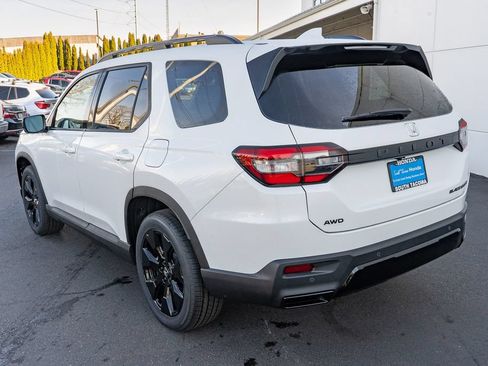 New 2026 Honda Pilot Black Edition image 8
