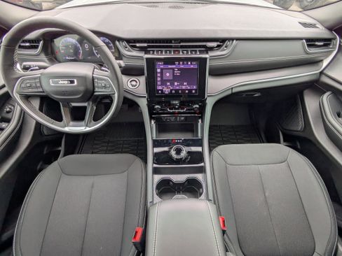 New 2025 Jeep Grand Cherokee Laredo X w/ Luxury Tech Group I image 15