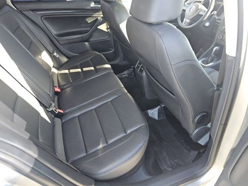 Used 2014 Volkswagen Jetta TDI image 5