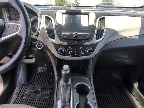 Used 2018 Chevrolet Equinox LT FWD image 20