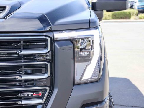 Used 2025 GMC Sierra 2500 AT4 w/ AT4 Premium Plus Package AWD/4WD image 10
