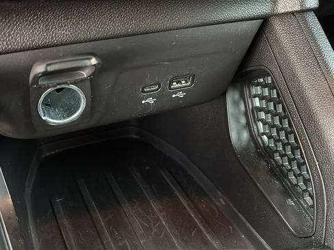 Used 2025 Chevrolet TrailBlazer LT AWD/4WD image 20