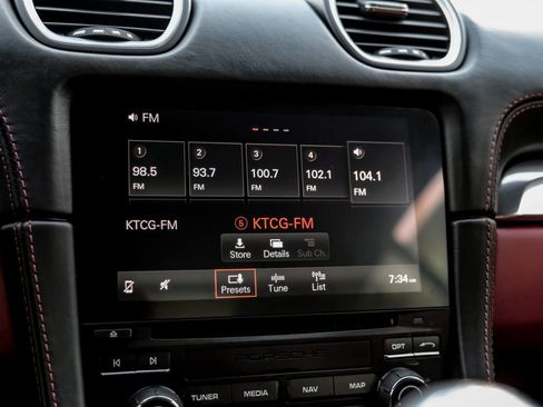 Used 2022 Porsche 718 Cayman image 30