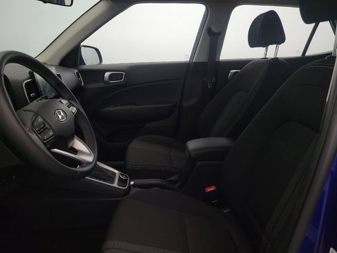 Used 2024 Hyundai Venue SEL FWD image 17