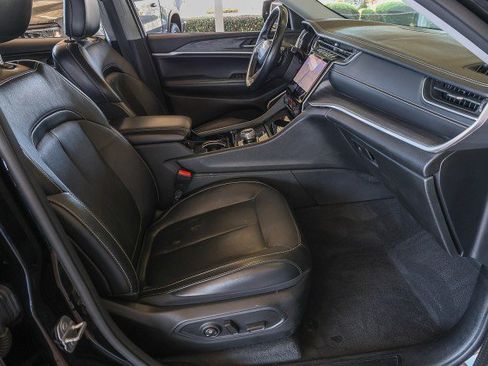 Used 2022 Jeep Grand Cherokee L Limited w/ Black Appearance Package RWD image 38