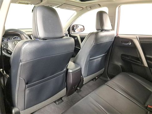 Used 2018 Toyota RAV4 Limited image 11