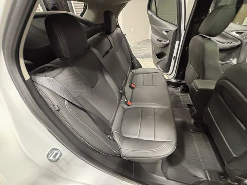 Used 2022 Buick Encore GX Essence w/ Experience Buick Package image 45