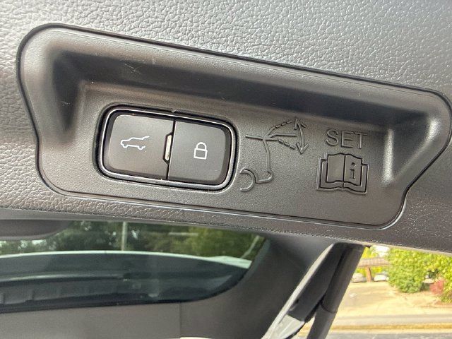 Used 2021 Ford Explorer XLT w/ Equipment Group 202A AWD/4WD image 8