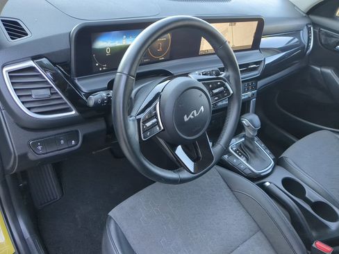 Used 2024 Kia Seltos S image 16