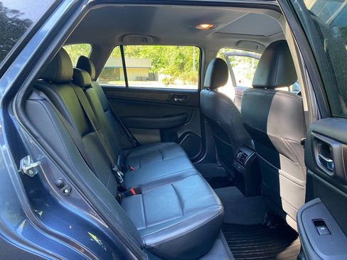 Used 2017 Subaru Outback 2.5i Limited AWD/4WD image 16