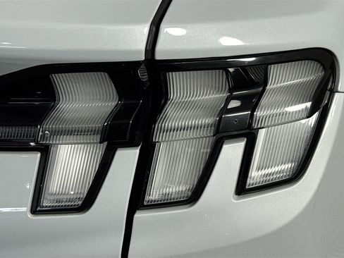 Used 2021 Ford Mustang Mach-E Premium image 33