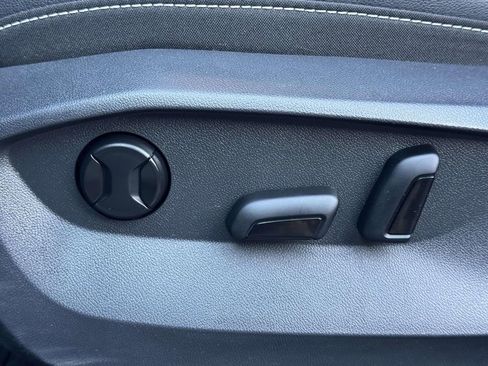 Used 2022 Volkswagen Taos SE image 17