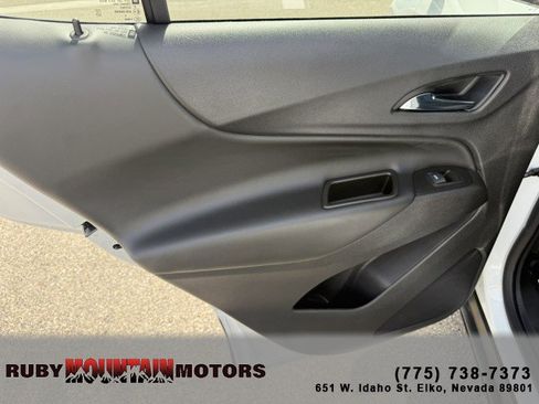 Used 2021 Chevrolet Equinox LT AWD/4WD image 18