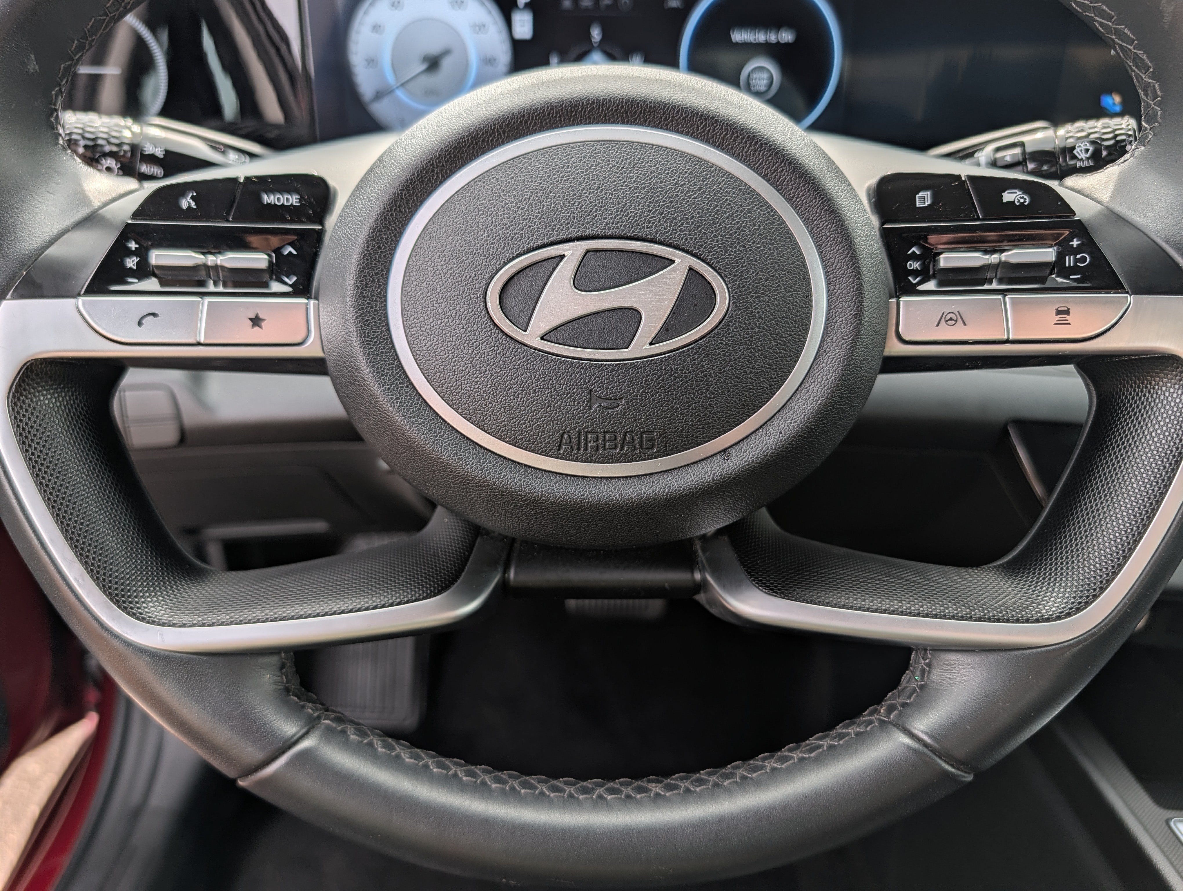 Used 2025 Hyundai Elantra Limited FWD image 25