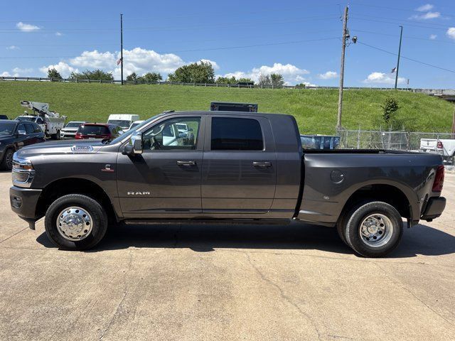 Used 2025 RAM 3500 Laramie AWD/4WD image 8