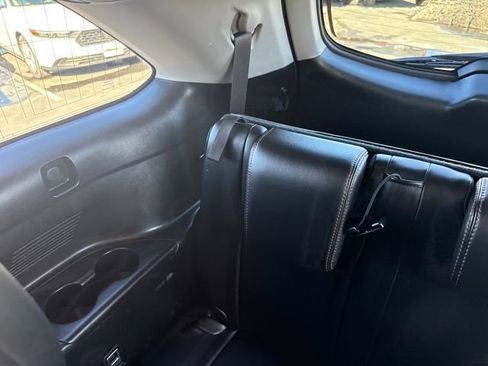 Used 2018 Toyota Highlander XLE image 25