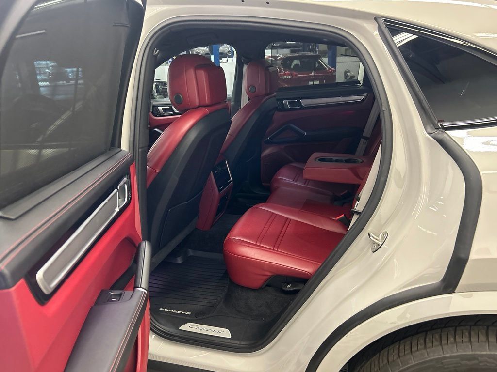 Used 2023 Porsche Cayenne Coupe AWD/4WD image 19