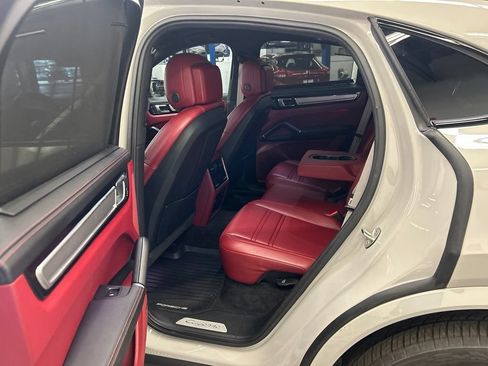 Used 2023 Porsche Cayenne Coupe AWD/4WD image 19