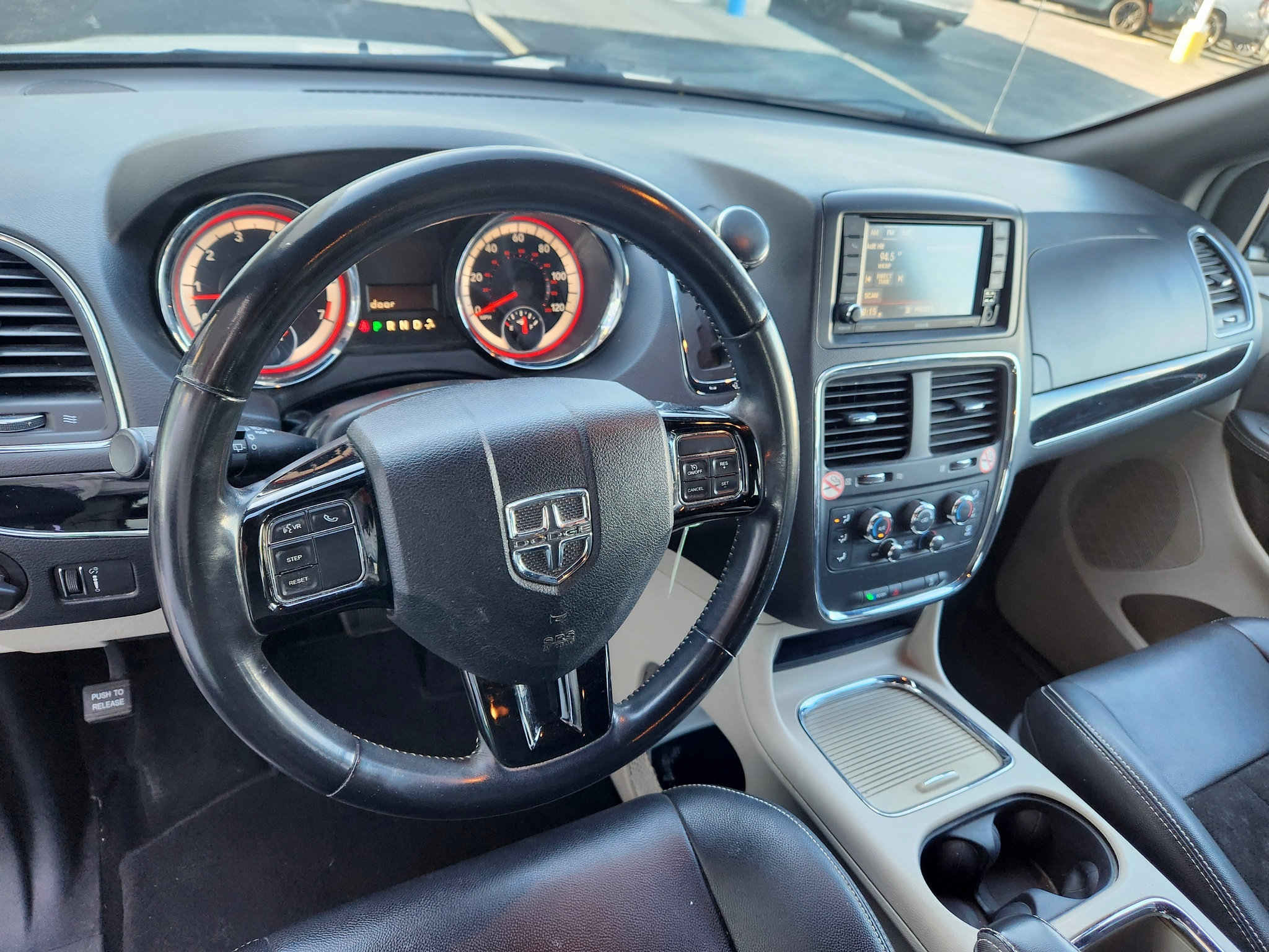 Used 2019 Dodge Grand Caravan SXT FWD image 21
