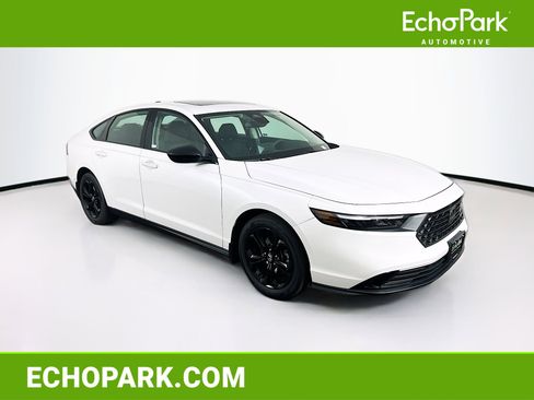 Used 2025 Honda Accord SE image 1
