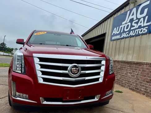 Used 2015 Cadillac Escalade Luxury AWD/4WD image 3