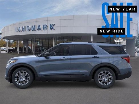 New 2026 Ford Explorer Active w/ Active Comfort Package image 3