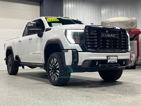 Used 2024 GMC Sierra 2500 Denali Ultimate w/ Max Trailering Package image 8