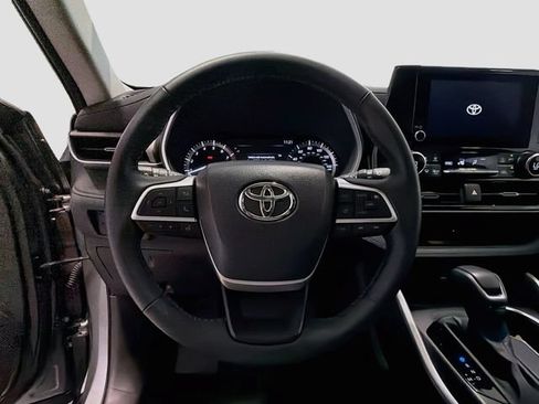 Certified 2026 Toyota Highlander XLE AWD/4WD image 11