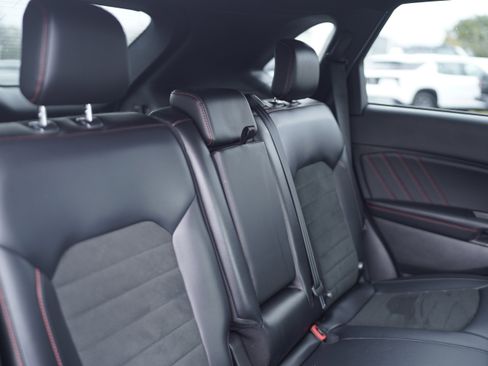 Used 2023 Ford Edge ST-Line image 11