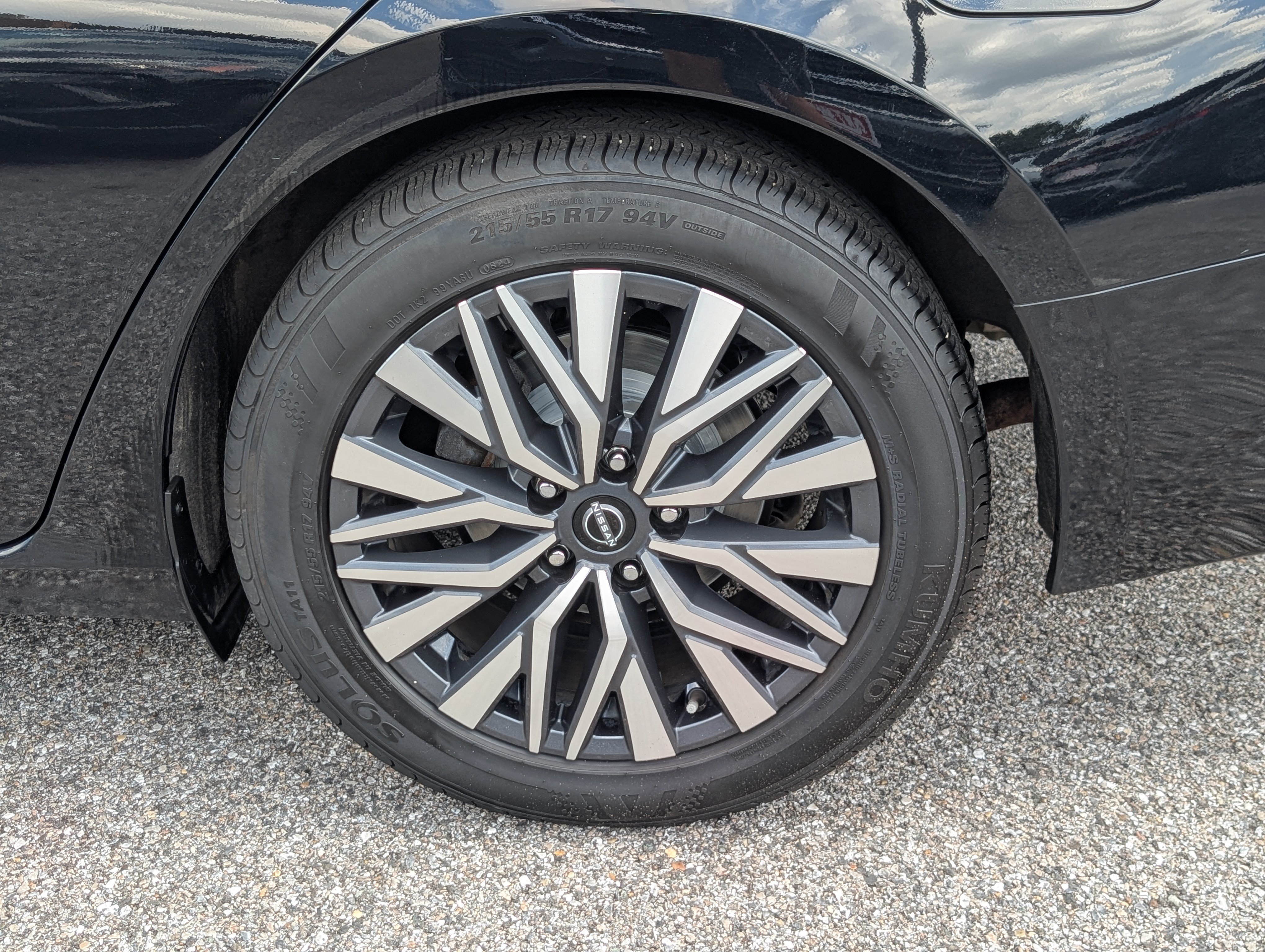 Used 2024 Nissan Altima 2.5 SV FWD image 10