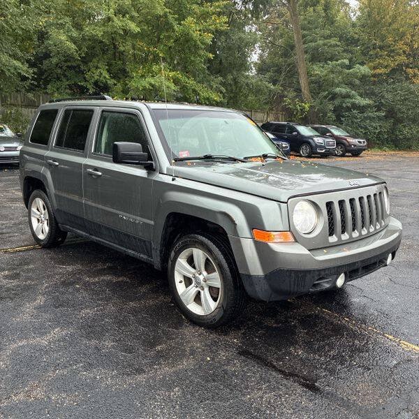 Used 2012 Jeep Patriot Latitude w/ Sun/Sound Group AWD/4WD image 1