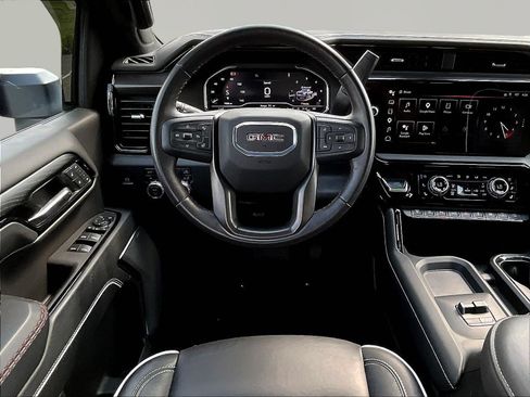Used 2025 GMC Sierra 2500 AT4X AWD/4WD image 9
