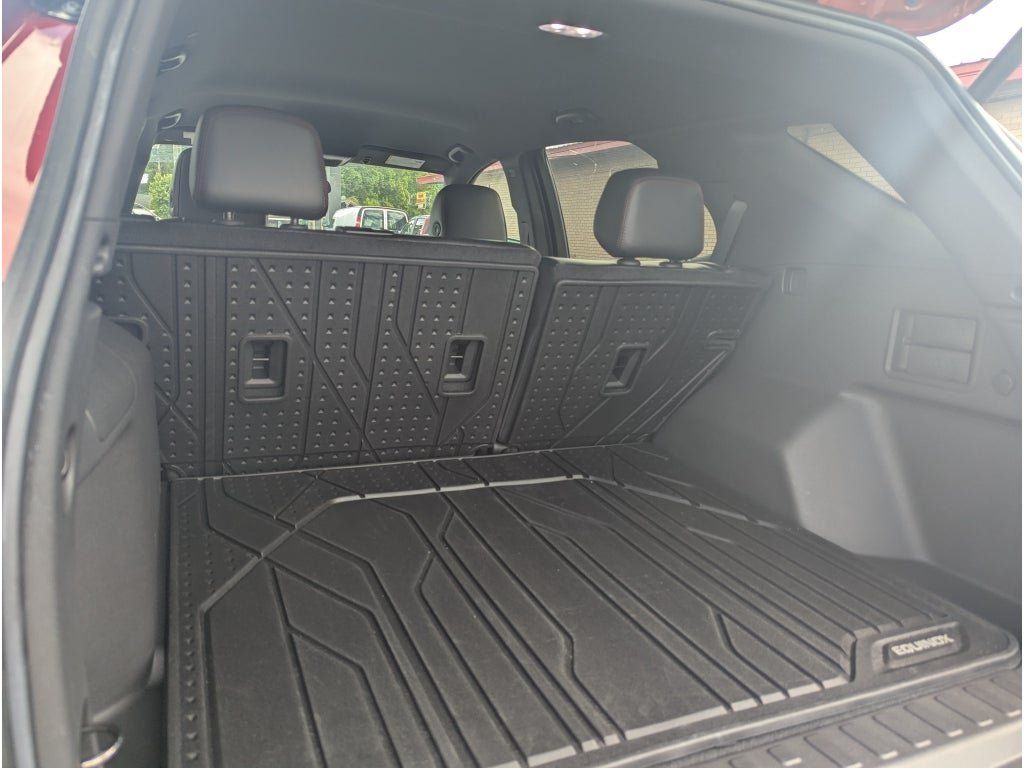 Used 2024 Chevrolet Equinox RS w/ LPO, Floor Liner Package AWD/4WD image 10