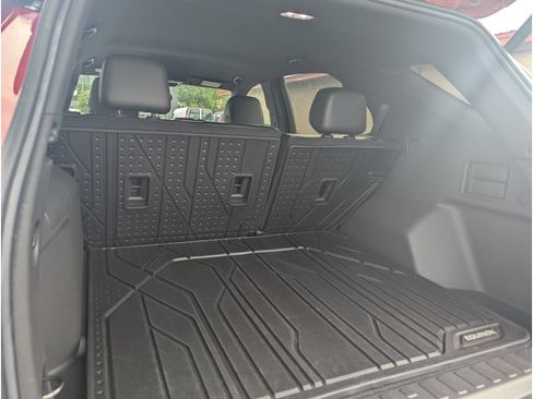 Used 2024 Chevrolet Equinox RS w/ LPO, Floor Liner Package AWD/4WD image 10