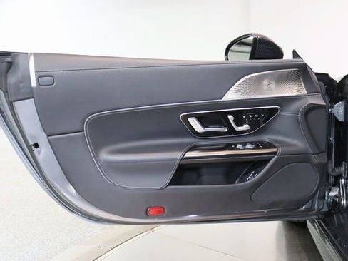 Used 2022 Mercedes-Benz SL 63 AMG 4MATIC image 17
