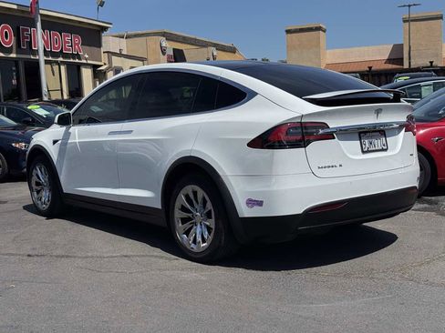 Used 2018 Tesla Model X AWD/4WD image 13
