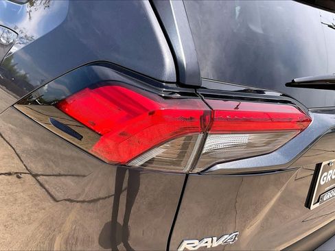 Used 2025 Toyota RAV4 XLE FWD image 25
