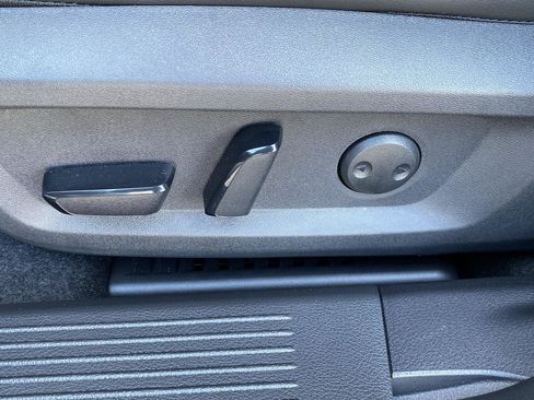 Used 2025 Nissan Rogue Platinum w/ Platinum Premium Package image 23