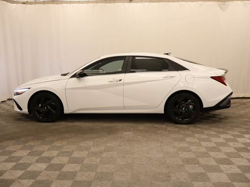 Used 2026 Hyundai Elantra SEL Sport Premium FWD image 2