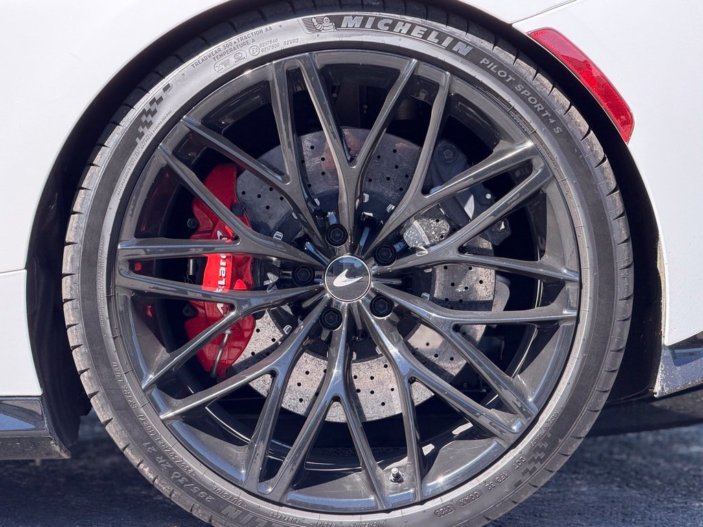 Used 2022 McLaren GT RWD image 5