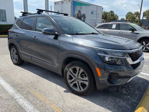 Used 2022 Kia Seltos S FWD image 3