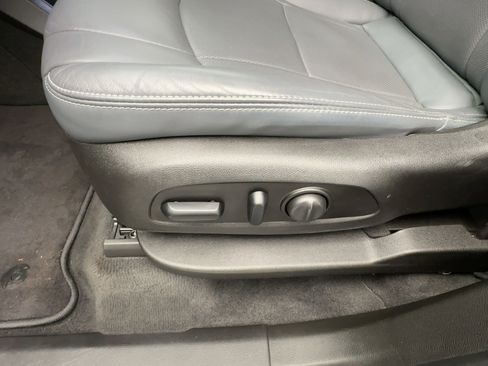 Used 2018 Buick Enclave Essence image 14