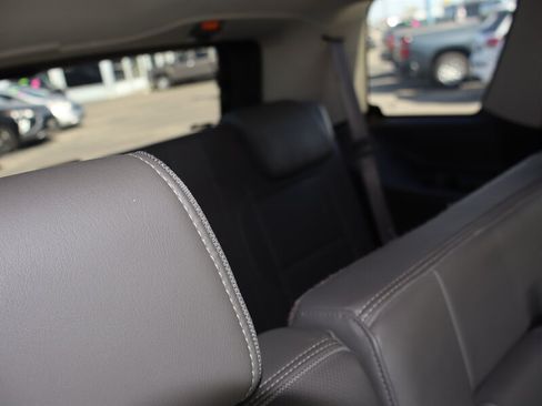 Used 2015 GMC Yukon Denali AWD/4WD image 9