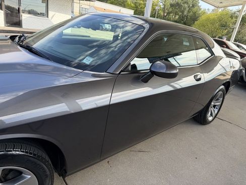 Used 2016 Dodge Challenger SXT image 22