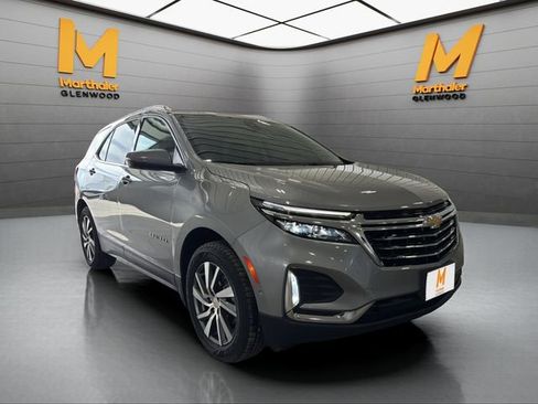 Used 2024 Chevrolet Equinox Premier image 2