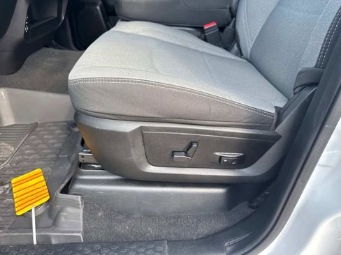 Used 2024 RAM 3500 Big Horn image 33