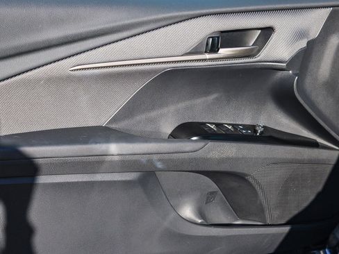 Used 2025 Toyota Camry SE image 21